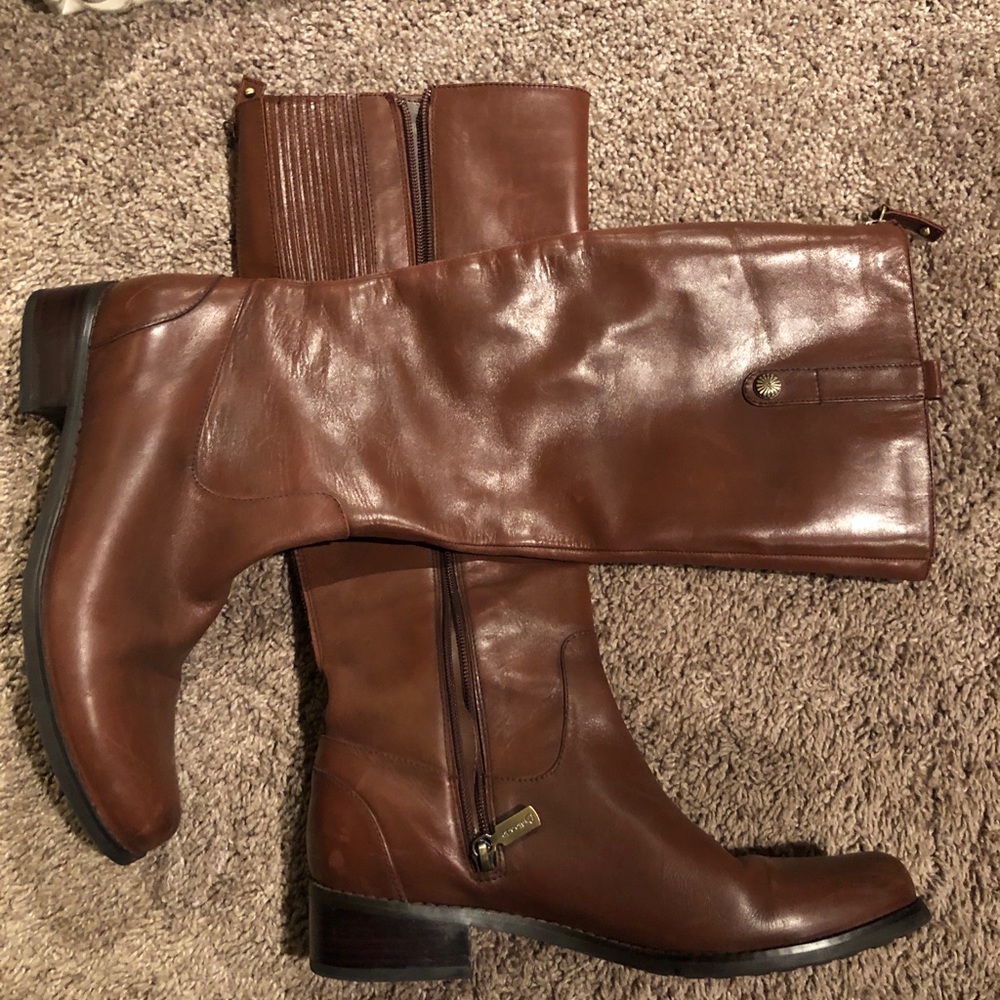 Brown Blondo Boots 👢